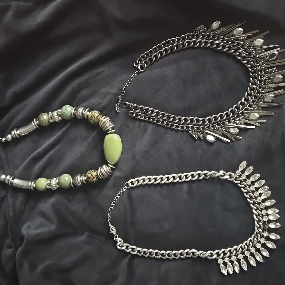Elegant Silver and Green Beaded Necklace Set